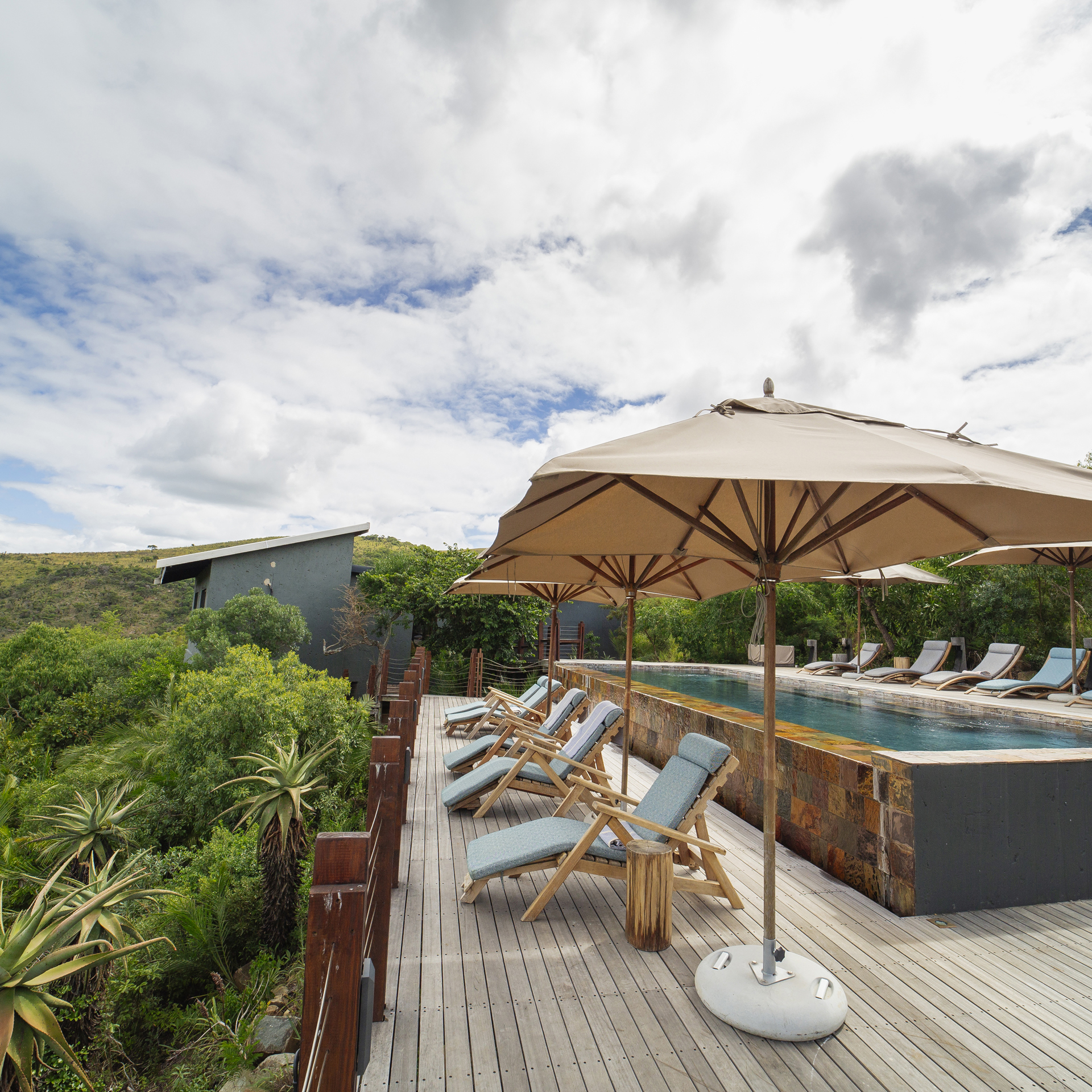 Rhino Ridge Safari Lodge