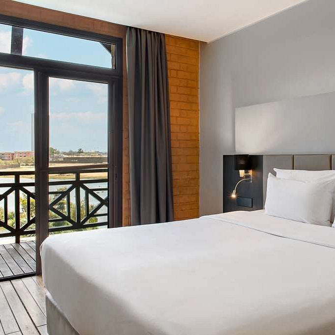 Radisson Blu, Tamboho