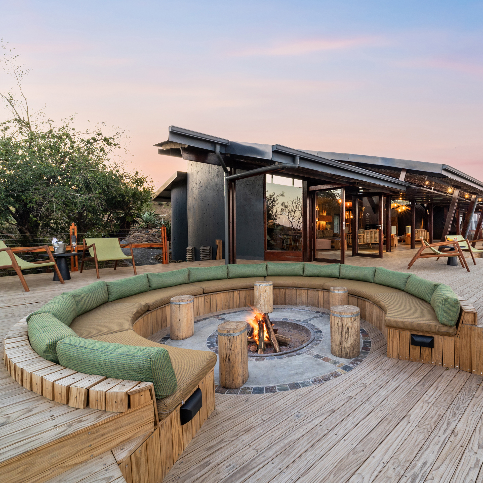 Rhino Ridge Safari Lodge